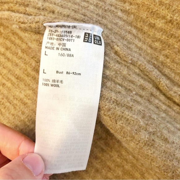 UNIQLO 100% Wool Oversized Minimalist Beige V Neck Sweater Cardigan. Women Large - Picture 5 of 16